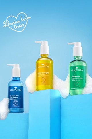 Cica Soothe Milky, Hassas Ve Kızarık Ciltler İçin Nemlendirici Bariyer Onarıcı Yüz Temizleme Jeli 250 Ml