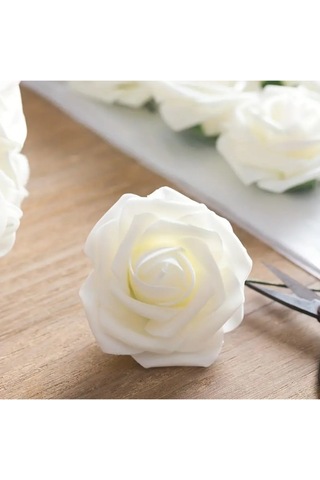 Boutonnieres Merkezleri İçin İvory Gül W / Sap, 1 Adet