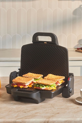 Karaca Future Essential 1800 W Tost Makinesi