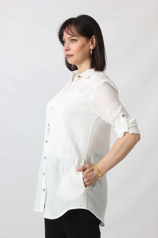 Moda Berray Bb-092 Beyaz Gümüş Yaldızlı Güneş Desenli Kolu Apoletli Yandan Cepli Tunik Gömlek Kadın Büyük Beden Beyaz