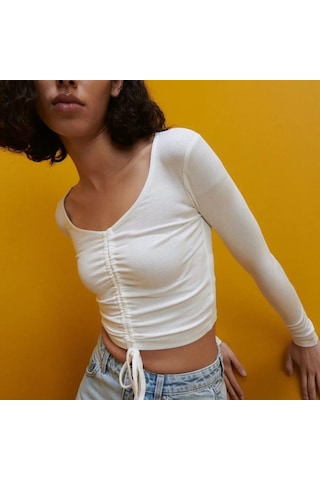 Escbutik Kadın V-yaka Önü Büzgülü Uzun Kollu Crop Bluz Beyaz