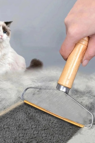 Ahşap Saplı Metal Kazak - Elbise - Halı Tüyü Temizleme Çift Taraflı Tüy Tiftik Toparlayıcı Renkli