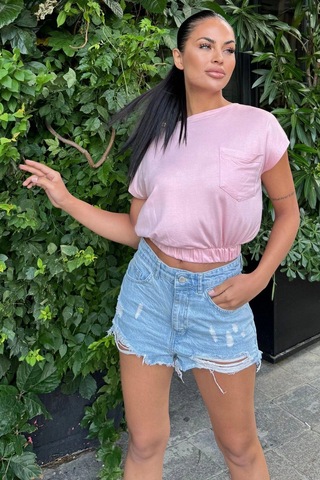Kadın Pembe Yarım Kol, Geniş Yaka, Tek Cepli, Beli Lastikli Rahat Crop Bluz Pembe