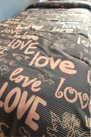 Love Tek Kişilik Nevresim Takımı Desenli Love Tek Kişilik Nevresim Takımı Desenli