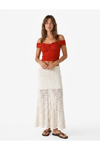 Koton Koton X Şahika Ercümen - Bürümcük Kumaş Kalp Yaka Düğüm Detaylı Omzu Açık Crop Top Kırmızı 6sak10451ek