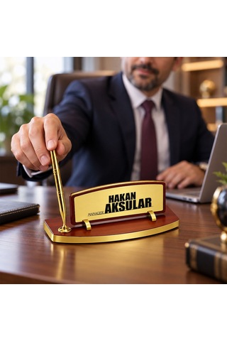 Bk Gift Kişiye Özel Kalemli Ahşap Masa İsimliği Gold Plakalı Bk26 -5 Çok Renkli