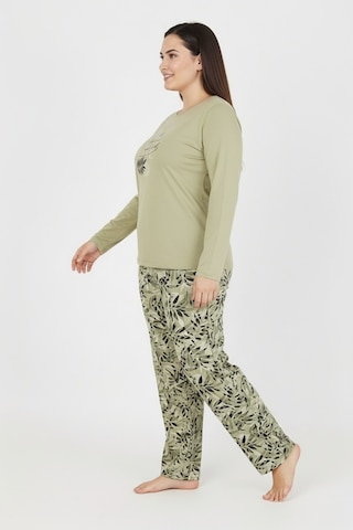 Bravie Üstü Yazılı Altı Yaprak Desenli Elite Viscose Uzun Büyük Beden Pijama Takımı Yeşil 3591 Yeşil