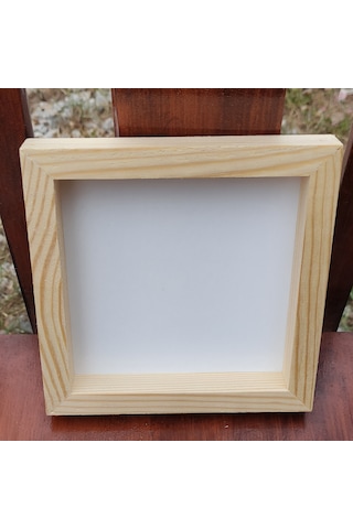 35x35cm Beyaz Ahşap Çerçeveli Pano Camsız-arkalık Sabit