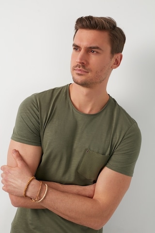 Buratti % 100 Pamuklu Slim Fit Bisiklet Yaka Cepli Erkek T Shirt 5902000 Haki