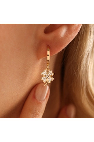 Sallantılı Altın Yonca Küpe Kalp Form