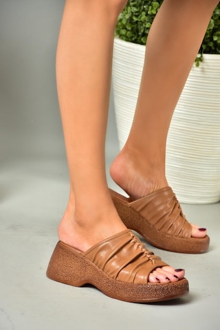 Fox Shoes S996443009 Taba Kalın Tabanlı Kadın Terlik Taba