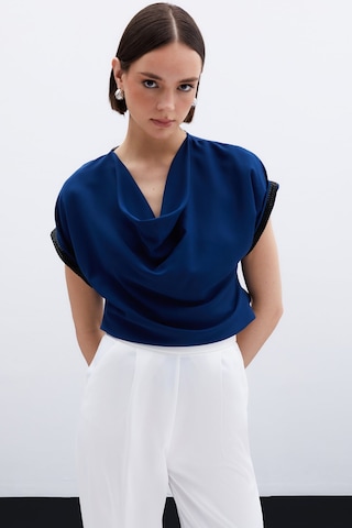 Sateen Kollar Taş Detaylı Salaş Bluz - Lacivert-135981 Lacivert