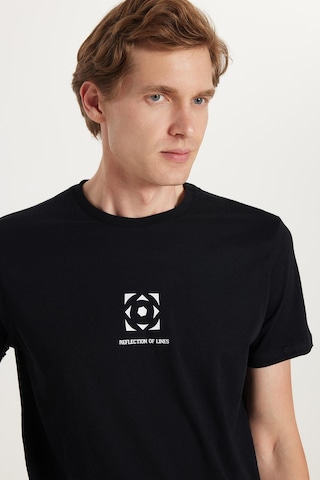 Tudors Erkek Slim Fit Dar Kesim %100 Pamuk Yumuşak Dokulu Baskılı Siyah Bisiklet Yaka Tişört-33170 SIYAH