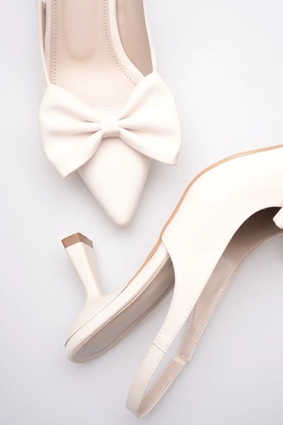 Trendella Bej Fiyonklu Kitten Topuklu Slingback Kadın Ayakkabı Tr08ms24b Siyah