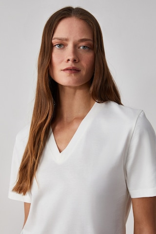 Grimelange Alıne Kadın %100 Organik Pamuk Derin V Yakalı Comfort Fit Beyaz T-shirt Beyaz
