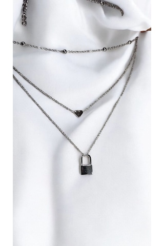 Gümüş Renk Üç Katlı Kalp Ve Kilit Detaylı Kadın Kolye Minimal A