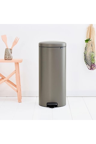 Brabantia Çöp Kutusu 30 Litre Newicon Pedallı Platin 114441