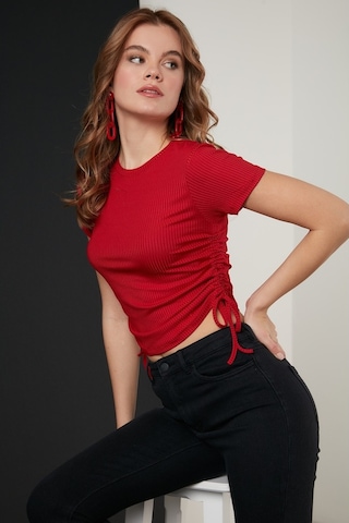Lela Yanlardan Büzgülü Kısa Kollu Crop Bayan Bluz 5864010 Kırmızı