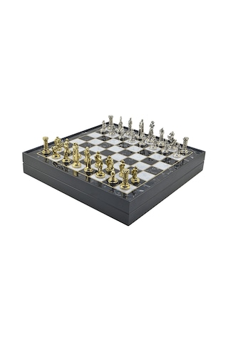 Gifthome Orta Boy Metal İngiliz Satranç Takımı Parlak Ve Mermer Desenli Sandıklı Mdf Tahtası 36x36x6 Cm.