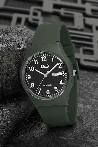 Q&Q QCG21208 Haki Rakamlı Su Geçirmez Çift Takvimli Kol Saati