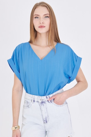 Armonika Kadın Mavi V Yaka Yanları Yırtmaçlı Arkası Uzun Duble Kol Detaylı Oversize Bluz Arm-24y001074