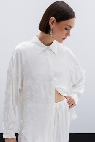 Sateen Jakarlı Saten Gömlek - Ekru-136040 Ekru