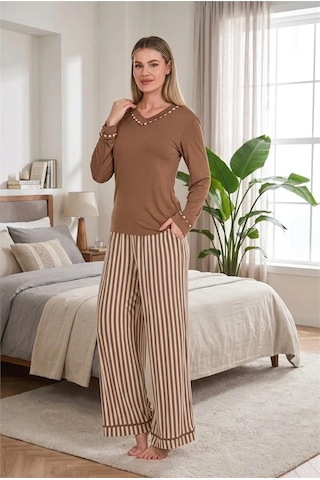 Go İthalat Kadın Şık Tasarım V Yaka Biyeli Viskon Geniş Paçalı Çizgili 2'li Loungewear Pijama Takımı Kahverengi