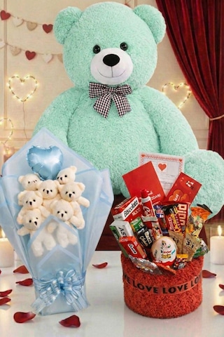 3 Lü Kadınlar Günü Hediye Seti 90 Cm Peluş Ayı, Love Çikolata Sepeti & Mavi Peluş Ayıcık Buketi 37641262