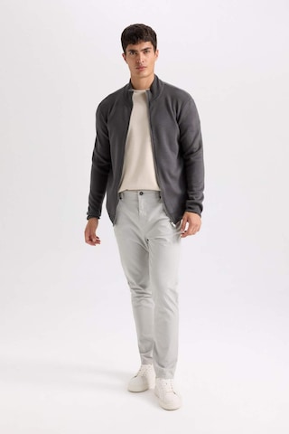 DeFacto Yazlık Gabardin Chino Kanvas Pantolon Slim Fit Dar Kesim Dar Paça Cepli B2089AX25SPGR296