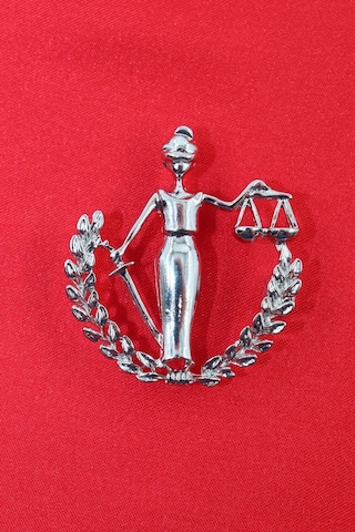 Adalet Tanrıçası Broş. Yaka İğnesi Adalet Tanrıçası Broş. Adalet Terazisi Broş. Kadın Broş. Gümüş