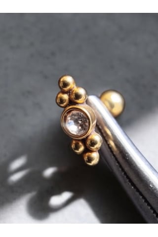 Taşlı Model Altın Renk Helıx Tragus Conch Piercing Altın