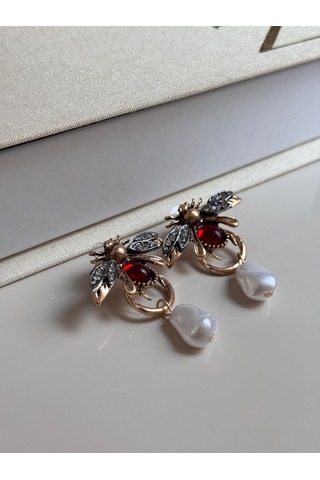 Arı Figürlü Taş Detaylı İncili Kadın Çelik Küpe Altın Renk, Gösterişli Ve Şık Tasarım Altın