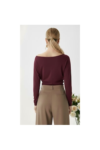 Fiolin Kadın Elegant Asimetrik Omuz Detaylı Bluz bordo