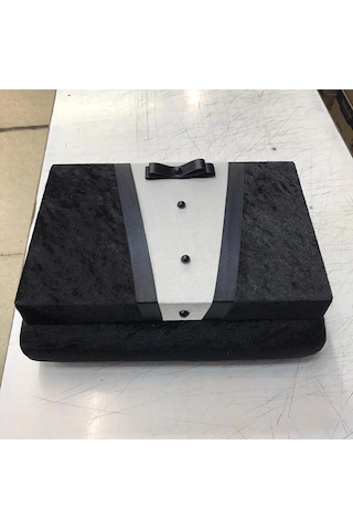 Nivea 8 Li Damat Figürlü Kutuda Traş Tırnak Seti Hediyeli