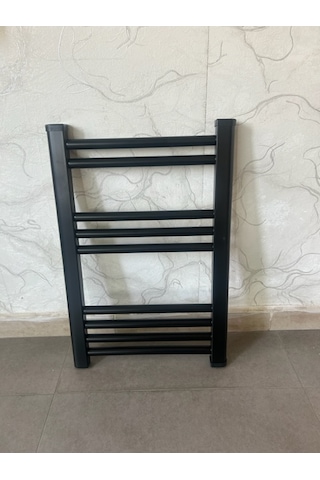 Dekoratif Siyah Havlupan Standart Banyo Radyatörü & Duvara Monte