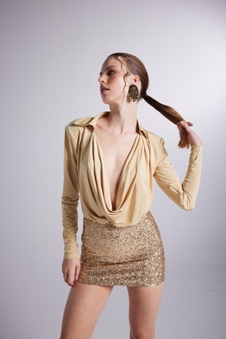 Holly Lolly Degaje Yaka Dekolteli Çıtçıtlı Taylor Bodysuit Gold