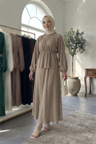 Maşuka Bürümcük Kumaş Bel Büzgülü Peplum Üst Ve Maksi Etekli Şık Ve Rahat Tesettür İkili Takım Bej / Vizon Bej / Vizon