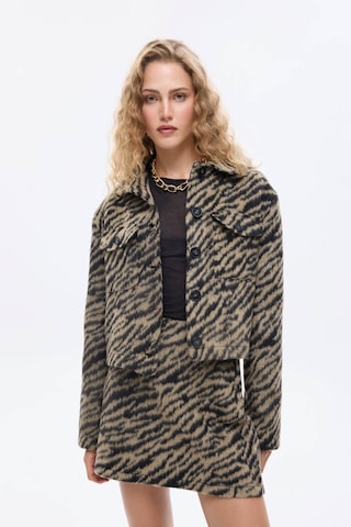 Quzu Desenli Crop Siyah Kadın Ceket Ckt00885 Siyah