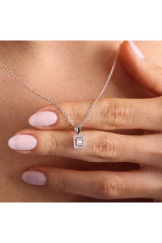 0.12 Karat Baget Pırlanta Kolye 14K Beyaz Altın