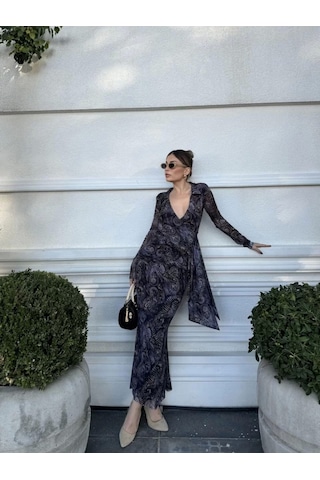 Kruvaze V Yaka, Fırfırlı Ve Bağcıklı Desenli Bluz Ve Midi Etek Takım - Siyah Siyah