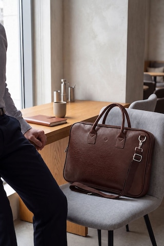 Vt-unisex 15.6 İnç Uyumlu Suni Deri Darbe Korumalı Laptop Ve Evrak Çantası Kahverengi