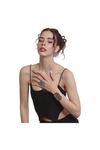 Kadın Antik Gümüş Kaplama Spiral Baskılı Tasarım Küpe &yüzük &bilekik Set Gümüş