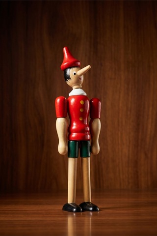 Lastikli Ahşap Pinokyo Figürlü Dekor Orta Boy 20 Cm