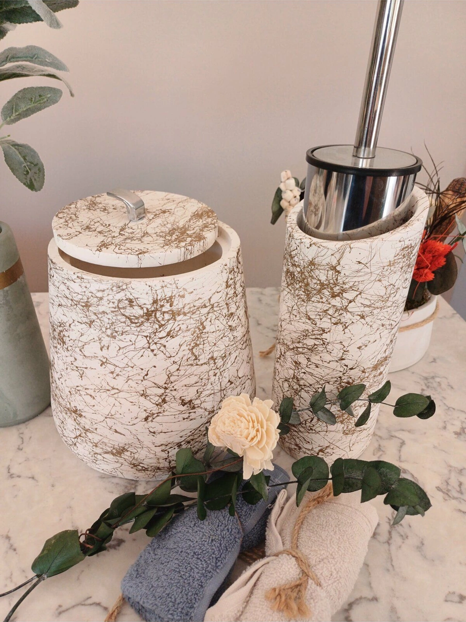 4 Parça El Yapımı Doğaltaş Beton Banyo Seti Tuvalet Fırçalığı Çöp Kovası Kapaklı Kutu Ve Vazo Seti Yeşil