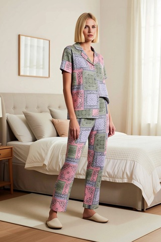 Benerly Kadın Büyük Beden Etnik Desenli Gömlek Yaka Kısa Kollu Pijama Tak Çok renkli