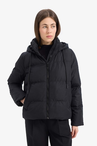 DeFacto Standart Fit Kapüşonlu Fermuarlı Cepli Şişme Mont E9592AX25SPBK27 Siyah