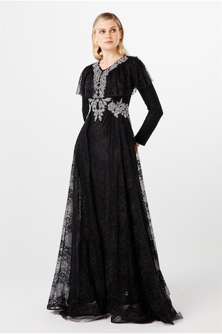 Siyah Ön Bel Ve Yaka Taşlı Volan Detaylı Şık Abiye Elbise Siyah