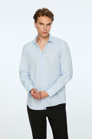 Morven Erkek A. Mavi Basic Regular Fit Sert Yaka Gömlek 26mc004059311 A. Mavi