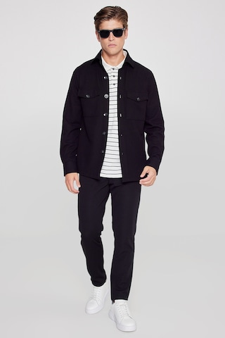 AC&Co / Altınyıldız Classics Erkek Sıyah Slim Fit Dar Kesim Beli Bağlamalı Çizgili Yan Cepli Casual Jogger Pantolon Siyah
