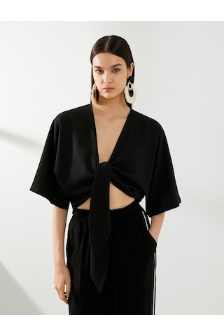 Koton Crop Bluz Önden Bağlama Detaylı Yarasa Kol Siyah 4sak60271uw 4SAK60271UW999 Siyah